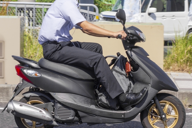 電動バイクのフォルム　スクーター