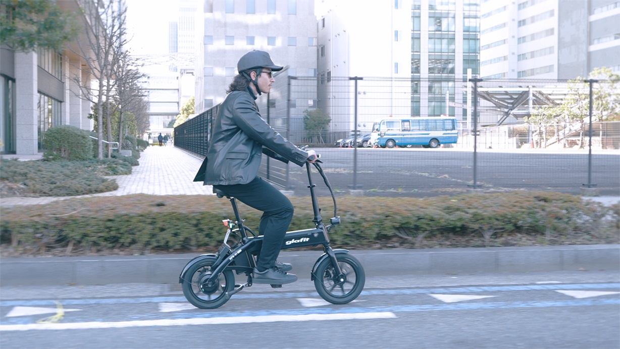 特定小型原動機付自転車（特定小型原付）に乗るための要件とは？